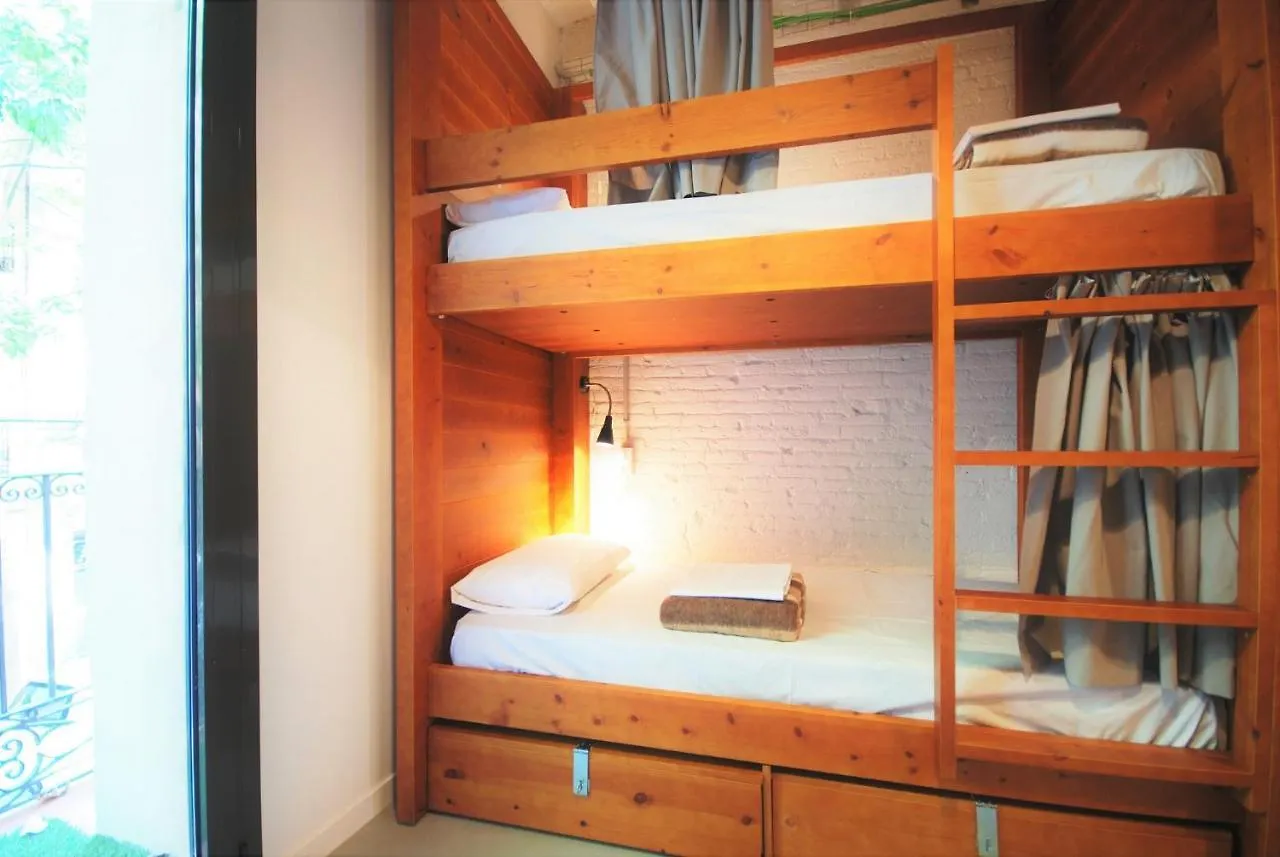 Ten To Go Hostel Barcelona Spain